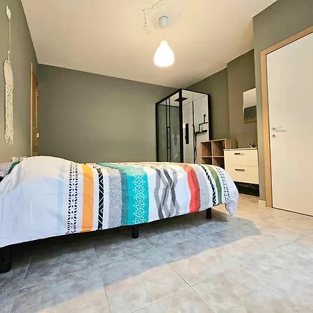 Charming In 40 M² With Private Parking Apartment