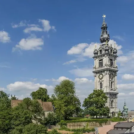 Charming In 40 M² With Private Parking Mons